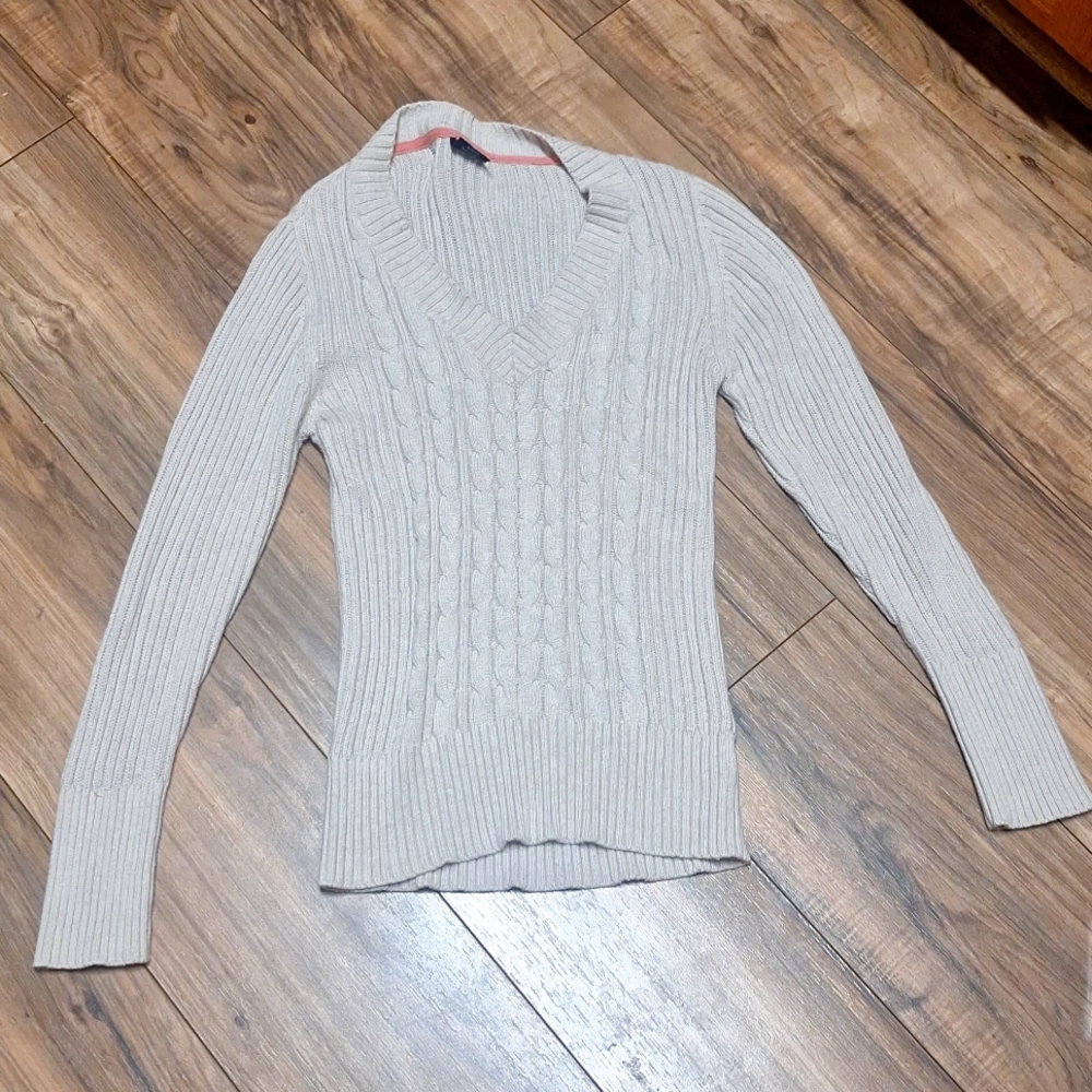 V neck sweater